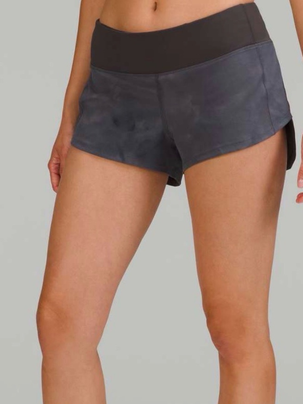 Lululemon Speed Up short,2.5"
Diamond Dye Pitch Graphite Grey, NWT sz8